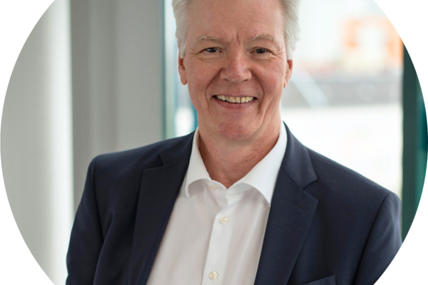 Foto des Vorstandsvorsitzenden und Leitenden Arztes, Herr Dr. Axel Mee&szlig;en