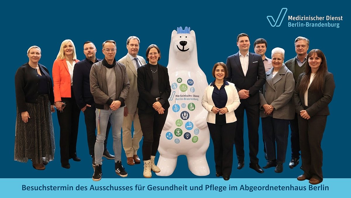 v. l. n. r.: Dr. Claudia Druschel, Dr. Birgit Heukrodt, Marcel Silbernagel, Carsten Schatz (MdA), Carsten Ubbelohde (MdA), Silke Gebel (MdA),  Sebahat Atli (MdA), Dr. Ernst Seiffert, Christian Zander (MdA), Dr. Claudia Wein (MdA), Frank-Christian Hansel (MdA), Annekatrin Kranepuhl