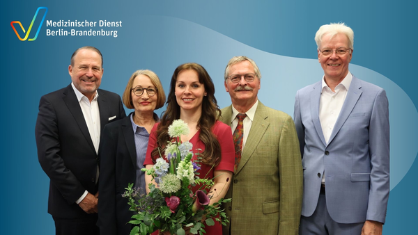 Von links nach rechts: Frank Jacob, Roswitha Steinbrenner, Annekatrin Kranepuhl, Wolfgang Metschurat und Dr. Axel Mee&szlig;en