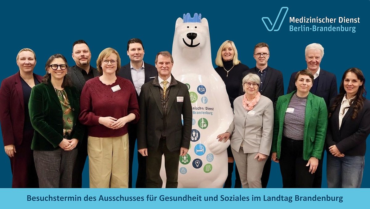 v. l. n. r.: Dr. Claudia Druschel, Edith Alarcon-Dr&uuml;ge, Marcel Silbernagel, Julia Sahi (MdL), Dr. Ernst Seiffert, Michael Zaske (MGS),  Dr. Birgit Heukrodt, Ellen F&auml;hrmann (MdL), Andreas Kutsche (MdL), Nadine Gra&szlig;mel (MdL), Dr. Axel Mee&szlig;en, Annekatrin Kranepuhl