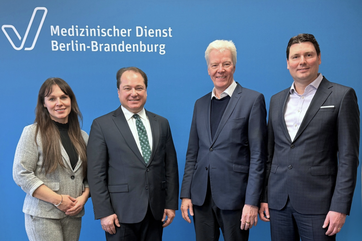 LAVG-Pr&auml;sident zu Gast bei uns im MD Berlin-Brandenburg, von links nach rechts: Annekatrin Kranepuhl, Venio Piero Quinque, Dr. Axel Mee&szlig;en und Dr. Ernst Seiffert