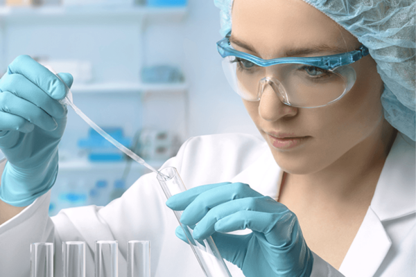 Innovative Medizin: Anwendung neuer diagnostischer und therapeutischer Verfahren im Labor.