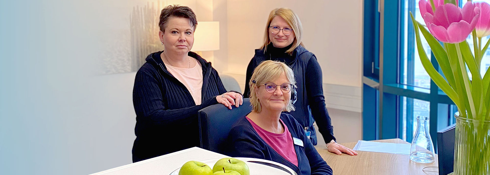 Die drei Kolleginnen des Servicetelefons Pflege