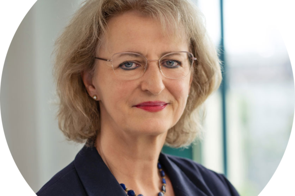 Ein Foto der Fachreferentin Arzneimittel, Dr. Susanne Kapell